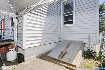 77 Columbus Avenue, Garfield, NJ 07026 - Photo 30