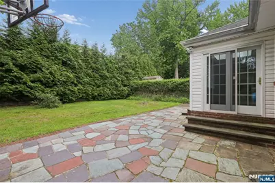 585 W Englewood Avenue, Teaneck Township, NJ 07666 - Photo 22