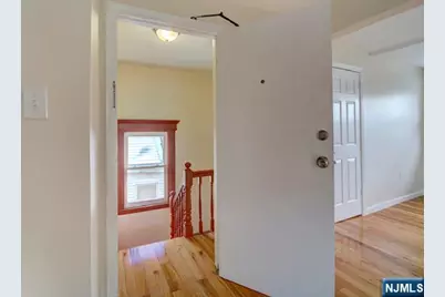 1035 Hunterdon Street, Newark, NJ 07112 - Photo 18