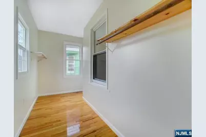 1035 Hunterdon Street, Newark, NJ 07112 - Photo 10