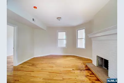 1035 Hunterdon Street, Newark, NJ 07112 - Photo 12