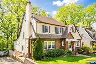 27 Glen Rd, West Orange Township, NJ 07052 - Photo 2