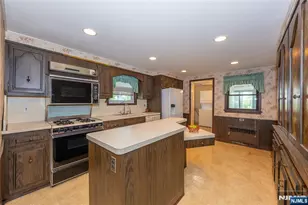 27 Glen Rd, West Orange Township, NJ 07052 - Photo 8