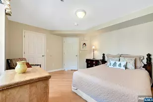 45 Legend Hills Dr, Edgewater, NJ 07020 - Photo 26