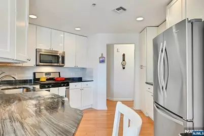 45 Legend Hills Drive, Edgewater, NJ 07020 - Photo 18