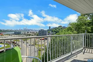 45 Legend Hills Dr, Edgewater, NJ 07020 - Photo 12