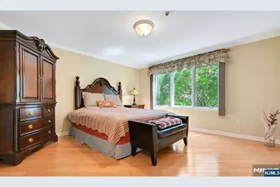 45 Legend Hills Drive, Edgewater, NJ 07020 - Photo 20