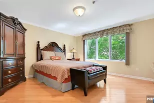 45 Legend Hills Dr, Edgewater, NJ 07020 - Photo 20