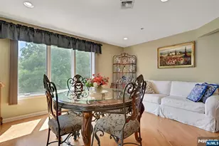 45 Legend Hills Dr, Edgewater, NJ 07020 - Photo 10