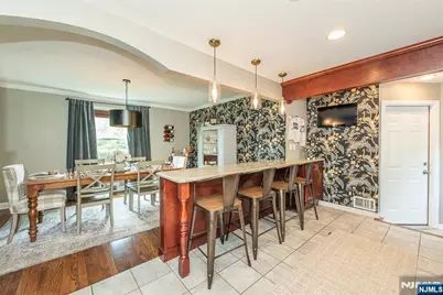 34 Coolidge, West Caldwell, NJ 07006 - Photo 6