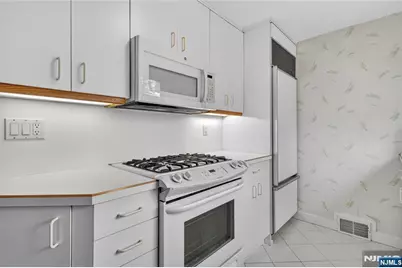 179 E Main Street, Bergenfield, NJ 07621 - Photo 12