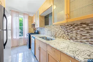 275 Engle Street G1, Englewood, NJ 07631 - Photo 10