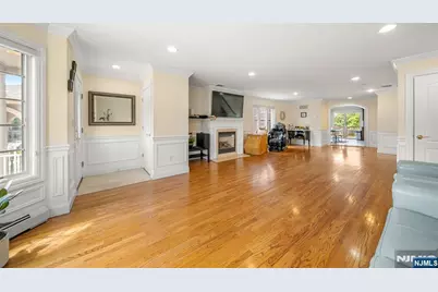 221B 4th Street 2 #2, Palisades Park, NJ 07650 - Photo 6