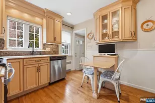 47 Victor Pl, Hawthorne, NJ 07506 - Photo 8