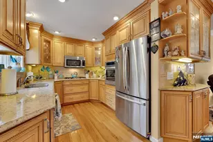 347 Mansfield Ave, Secaucus, NJ 07094 - Photo 14
