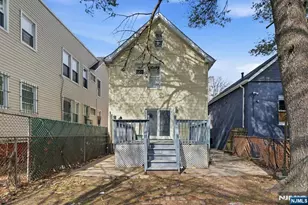64 Willoughby St, Newark, NJ 07112 - Photo 24