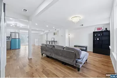 64 Willoughby Street, Newark, NJ 07112 - Photo 4