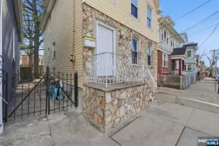 64 Willoughby St, Newark, NJ 07112 - Photo 30