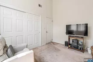 125 Roosevelt Pl, Palisades Park, NJ 07650 - Photo 16
