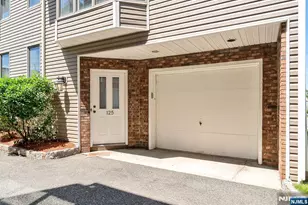 125 Roosevelt Pl, Palisades Park, NJ 07650 - Photo 2