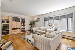 125 Roosevelt Pl, Palisades Park, NJ 07650 - Photo 4