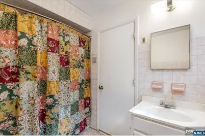 567 Fern Avenue, Lyndhurst Township, NJ 07071 - Photo 8