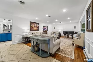 105 Deerhorn Ct, Upper Saddle River, NJ 07458 - Photo 4