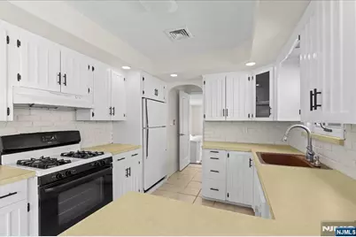 29 Graham Terrace, Saddle Brook Township, NJ 07663 - Photo 26
