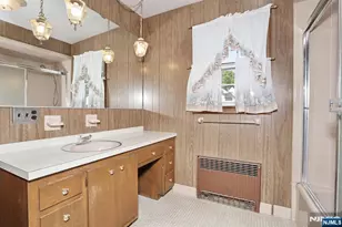 200 Watchung Dr, Hawthorne, NJ 07506 - Photo 32