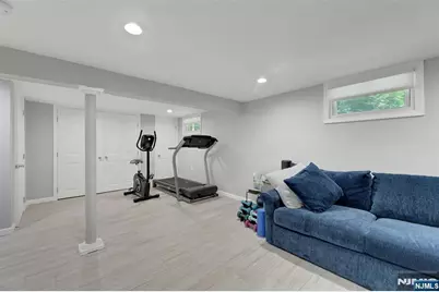 19 Thames Boulevard, Bergenfield, NJ 07621 - Photo 30