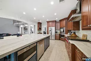 184 Donny Brook Dr, Allendale, NJ 07401 - Photo 6