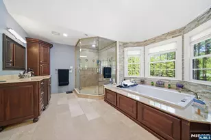 184 Donny Brook Dr, Allendale, NJ 07401 - Photo 18