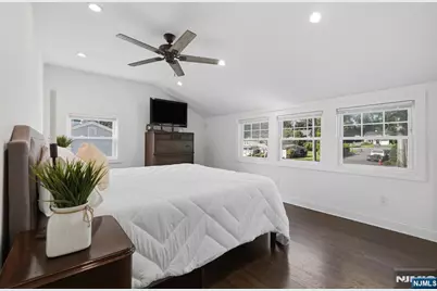 35 Stuart Street, Waldwick, NJ 07463 - Photo 18