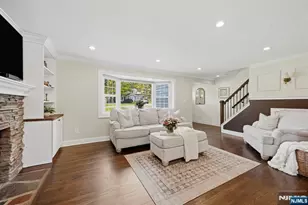 35 Stuart St, Waldwick, NJ 07463 - Photo 6