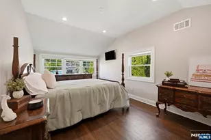 35 Stuart St, Waldwick, NJ 07463 - Photo 20