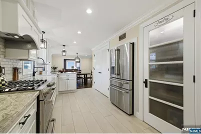 35 Stuart Street, Waldwick, NJ 07463 - Photo 14