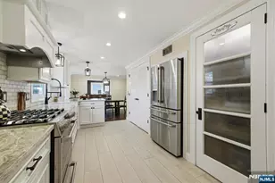 35 Stuart St, Waldwick, NJ 07463 - Photo 14