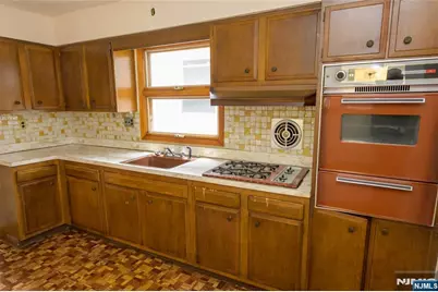 510 Liberty Avenue, Jersey City, NJ 07307 - Photo 36