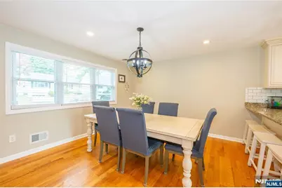 136 Redwood Avenue, Wayne, NJ 07470 - Photo 8