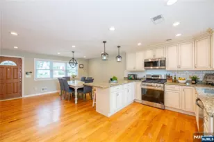 136 Redwood Ave, Wayne, NJ 07470 - Photo 10