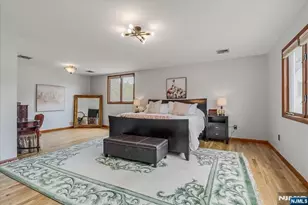 670 Swathmore Ln, Paramus, NJ 07652 - Photo 22