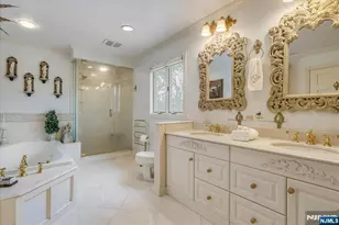 670 Swathmore Ln, Paramus, NJ 07652 - Photo 24