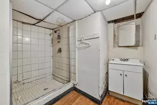 366 7th Ave, Newark, NJ 07107 - Photo 42