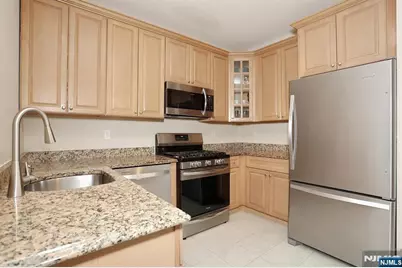 175 Rochelle Avenue 321 #321, Rochelle Park Township, NJ 07662 - Photo 20