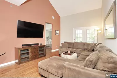 175 Rochelle Avenue 321 #321, Rochelle Park Township, NJ 07662 - Photo 10