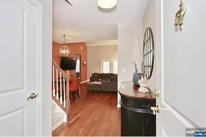 175 Rochelle Avenue 321 #321, Rochelle Park Township, NJ 07662 - Photo 6