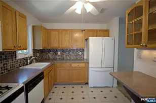 34 Chanda Ct D034, Clifton, NJ 07012 - Photo 12