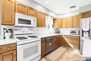 402 Enos Pl, Ho Ho Kus, NJ 07423 - Photo 18
