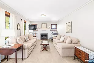 402 Enos Pl, Ho Ho Kus, NJ 07423 - Photo 6