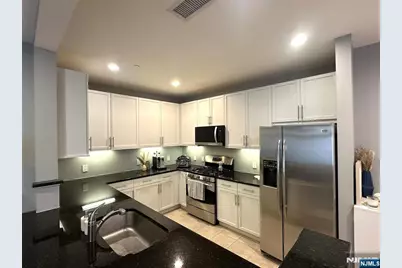 2208 Riverview Avenue 208 #208, Englewood, NJ 07631 - Photo 8
